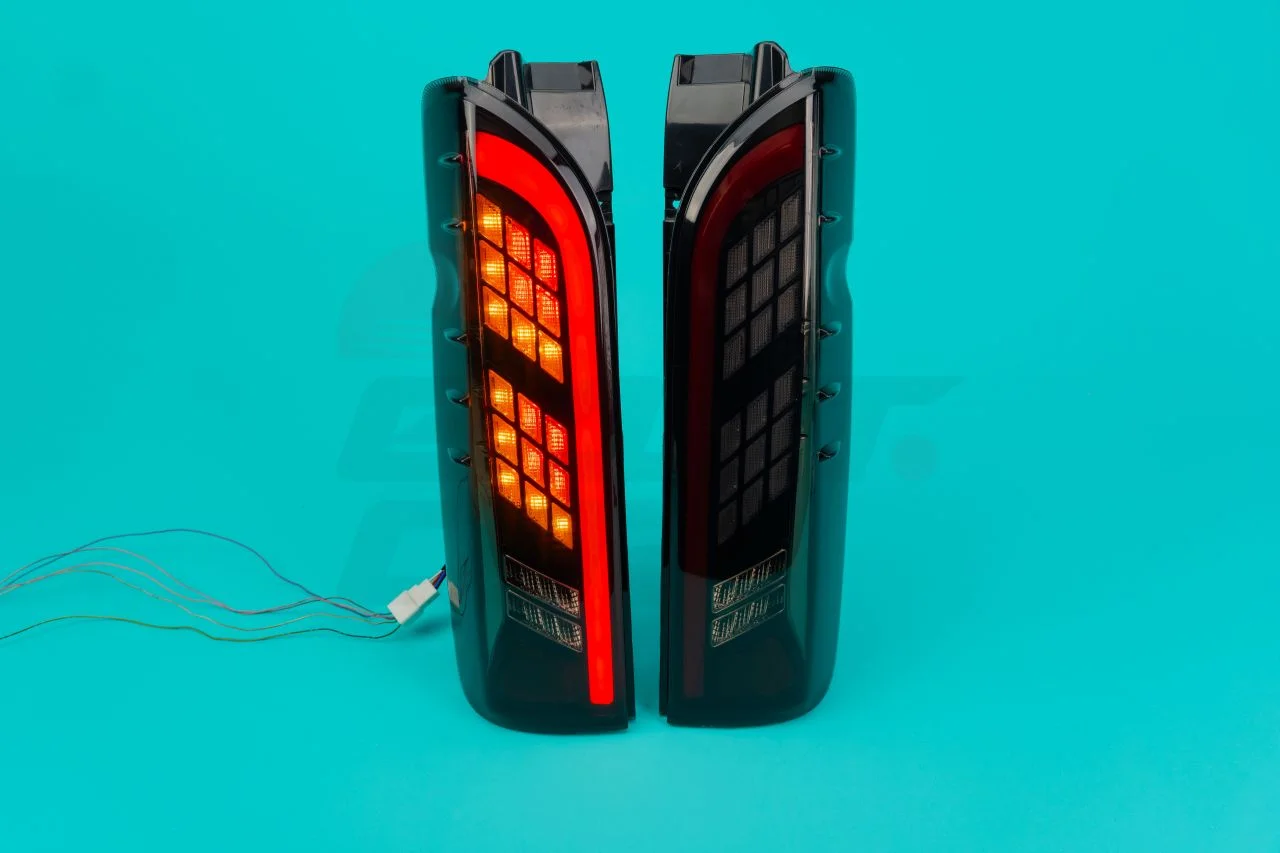 Задние фонари Toyota Hiace 200 2004-2025г