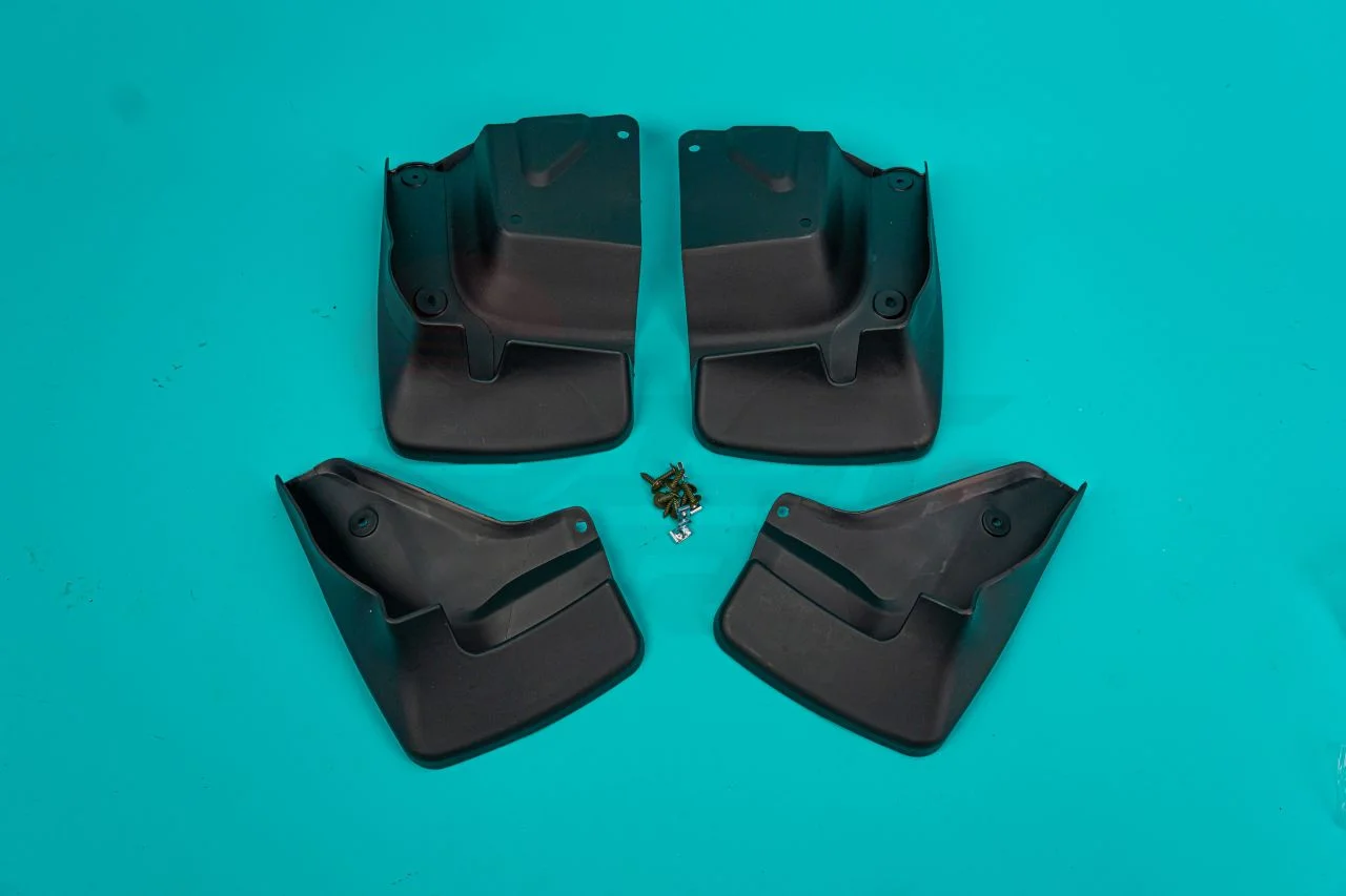 Брызговики Toyota Hiace h200 2004-2025г