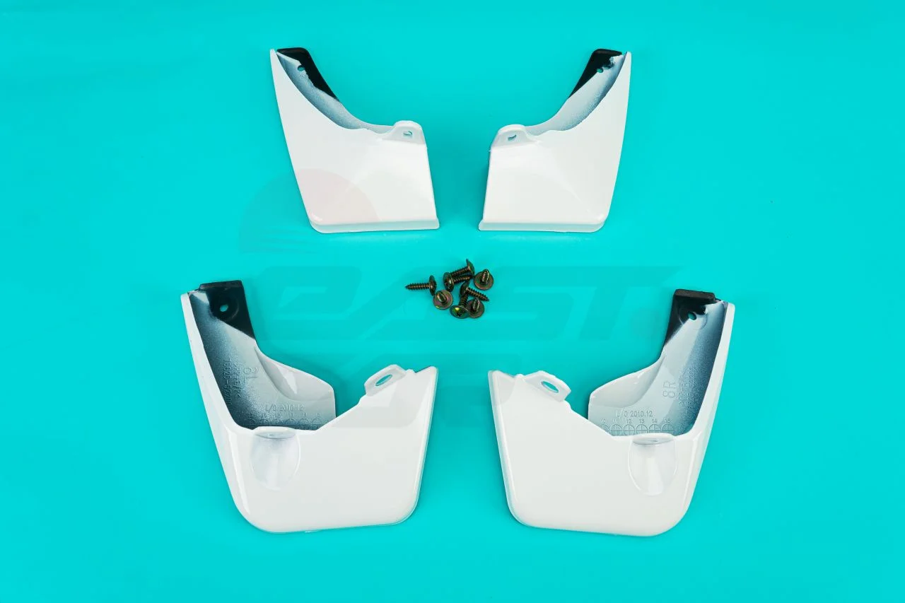 Брызговики Vitz / Yaris 130 2010-2020г белые