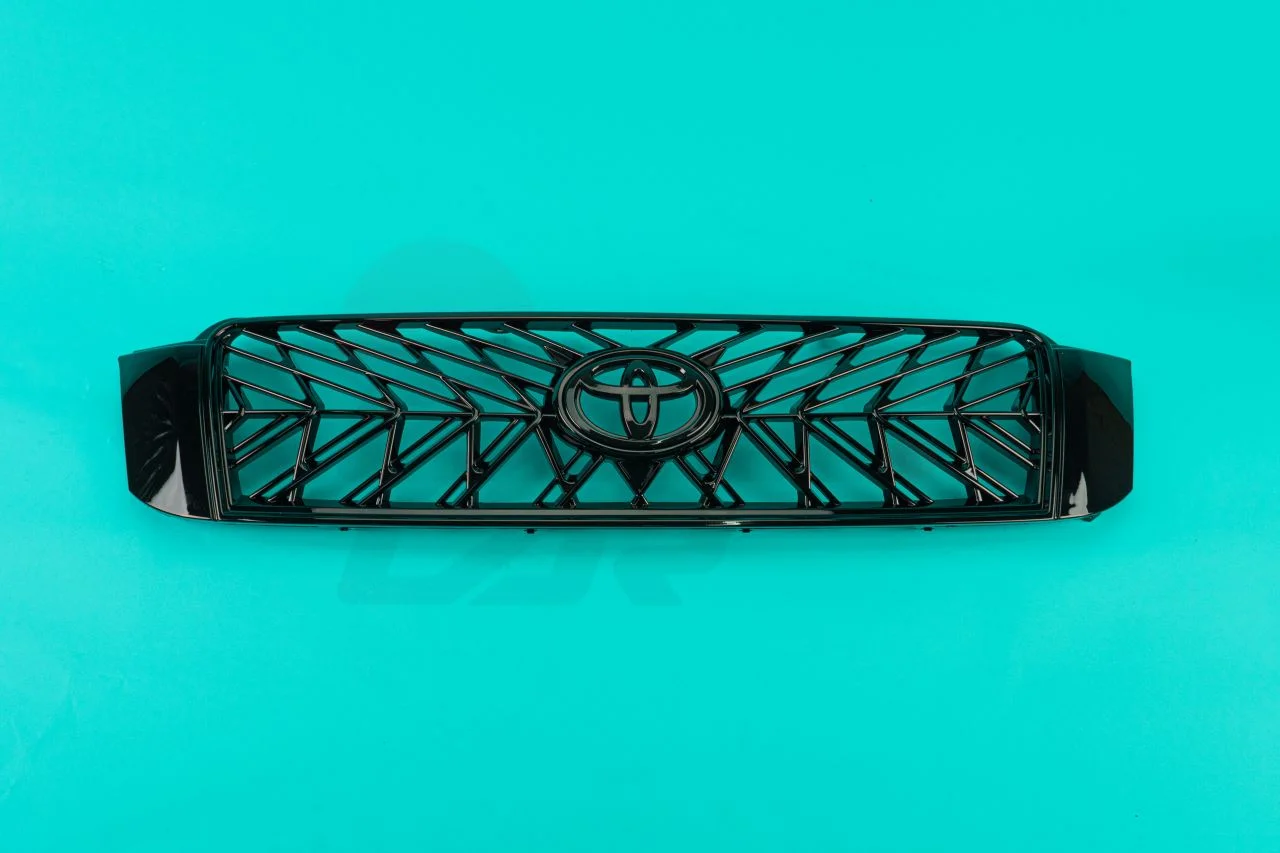 Решетка радиатора Toyota Kluger / Highlander 03-07